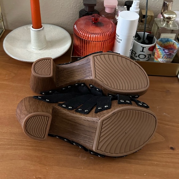 White mounts wedge sandals - Picture 5 of 5